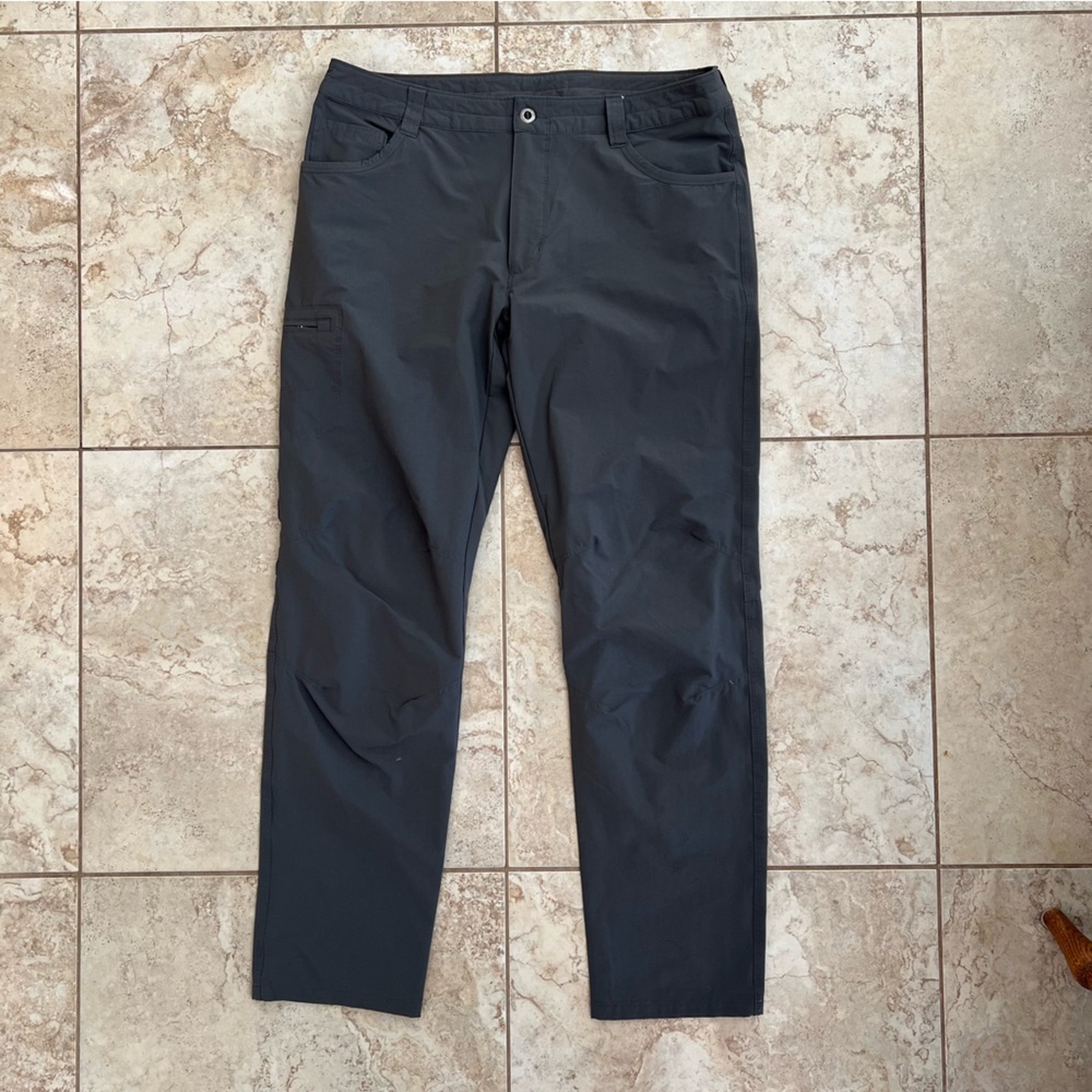 Men's Patagonia Dark Gray Pants gorpcore
32.5 in inseam
